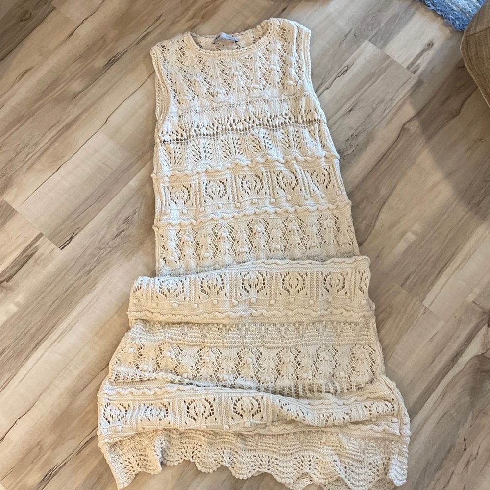 BRAND NEW ZARA - Mido embroidered dress